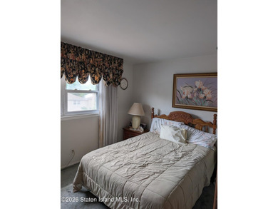 Welcome to an exceptional opportunity at 653 Hylan Boulevard, a - photo 16
