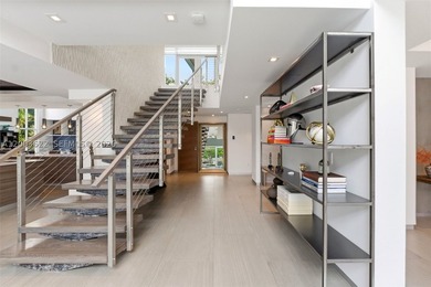 Experience unparalleled modern luxury in this spectacular split - photo 17