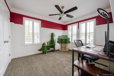 This beautifully maintained 3-bedroom, 3-bath end-unit townhome - photo 17