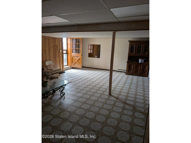 Welcome to an exceptional opportunity at 653 Hylan Boulevard, a - photo 18