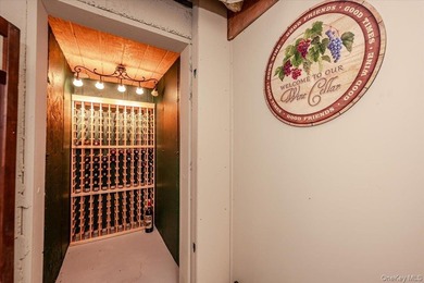 This beautifully maintained 3-bedroom, 3-bath end-unit townhome - photo 20