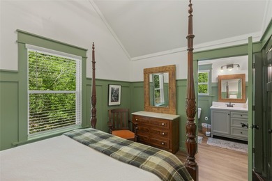 Welcome to Bearfoot Cabin, a charming mountain retreat perched - photo 30