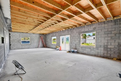 Presenting a rare and versatile commercial compound set on - photo 10