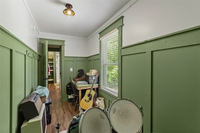 Welcome to Bearfoot Cabin, a charming mountain retreat perched - photo 33