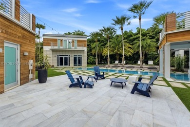 Experience unparalleled modern luxury in this spectacular split - photo 34