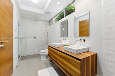 Experience unparalleled modern luxury in this spectacular split - photo 36