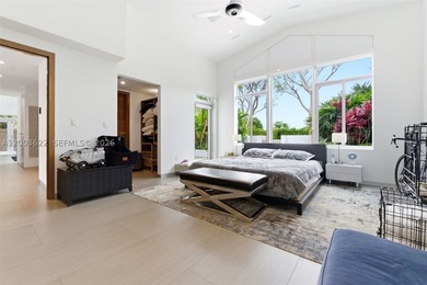 Experience unparalleled modern luxury in this spectacular split - photo 37