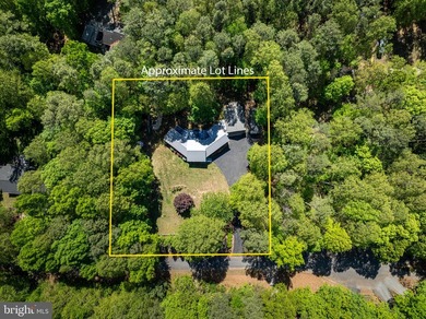 Welcome to 3319 Viola Way, where lake life slows down just - photo 38