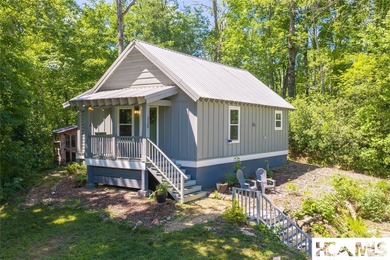 Welcome to Bearfoot Cabin, a charming mountain retreat perched - photo 46