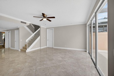 Beautifully updated 3-bed/3-bath end-unit townhouse located in - photo 10