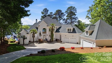 Positioned on nearly an acre along the shores of Lake Norman - photo 1