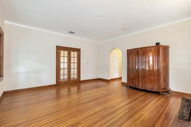 Located on a corner lot in the historic Flamingo Park - photo 4