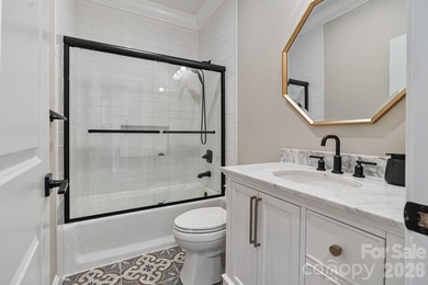 NO HOA!!! 5 Bedroom House (SEPTIC IS FOR 3: can accommodate 6 - photo 24