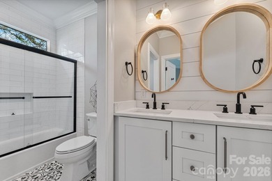 NO HOA!!! 5 Bedroom House (SEPTIC IS FOR 3: can accommodate 6 - photo 26