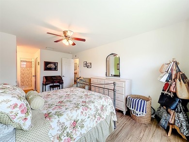 Welcome to Royal Park Gardens, a highly sought-after 55+ - photo 34