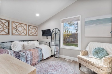 NO HOA!!! 5 Bedroom House (SEPTIC IS FOR 3: can accommodate 6 - photo 40