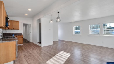 Welcome to this charming manufactured home featuring 2 bedrooms