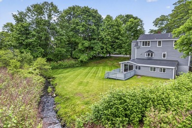 This quintessential Coastal Maine Bungalow is located minutes - photo 13