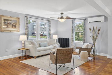 This quintessential Coastal Maine Bungalow is located minutes - photo 22
