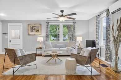 This quintessential Coastal Maine Bungalow is located minutes - photo 25
