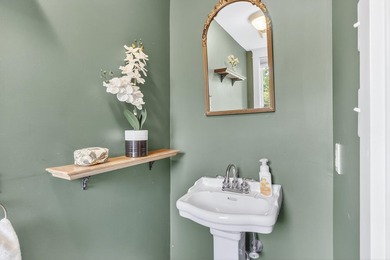 This quintessential Coastal Maine Bungalow is located minutes - photo 29