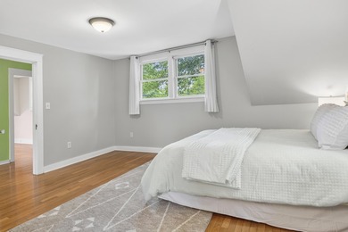 This quintessential Coastal Maine Bungalow is located minutes - photo 42