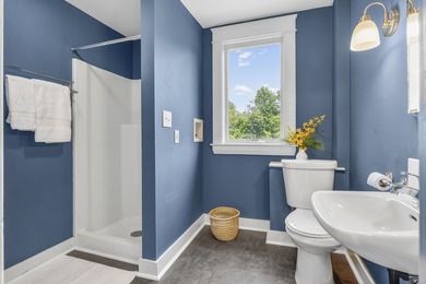 This quintessential Coastal Maine Bungalow is located minutes - photo 49
