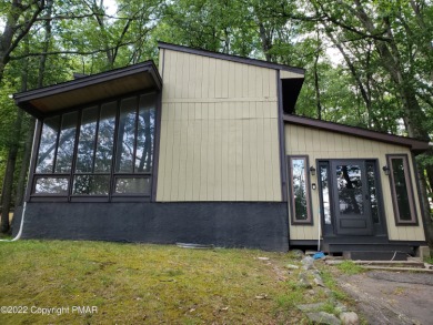 Fawn Lake Home Sale Pending in Hawley Pennsylvania