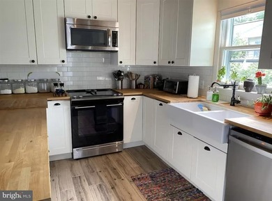 MUST SEE PROPERTY! Nestled in the highly soughtafter Caine Woods - photo 8