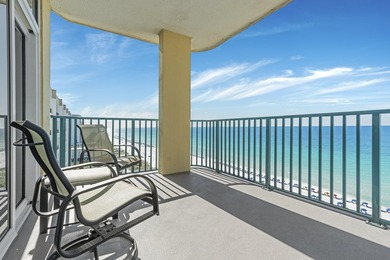 DON'T LET THIS ONE SLIP AWAY! 3 bed/3 bath corner unit with - photo 17
