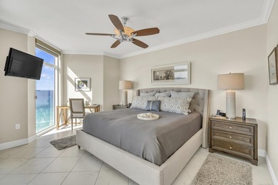DON'T LET THIS ONE SLIP AWAY! 3 bed/3 bath corner unit with - photo 20