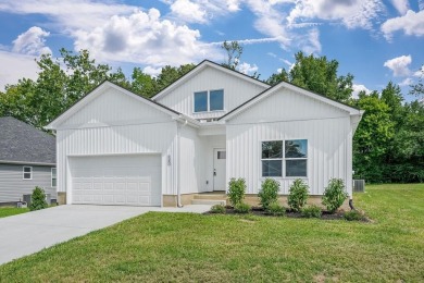 Lake Home Sale Pending in Baxter, Tennessee