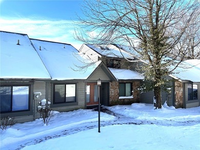 (private lake, pond, coastal) Townhome/Townhouse Sale Pending in Hidden Valley Pennsylvania