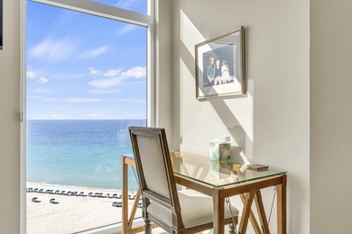 DON'T LET THIS ONE SLIP AWAY! 3 bed/3 bath corner unit with - photo 24