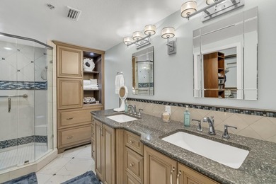 DON'T LET THIS ONE SLIP AWAY! 3 bed/3 bath corner unit with - photo 26
