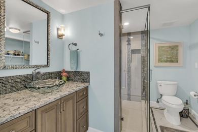 DON'T LET THIS ONE SLIP AWAY! 3 bed/3 bath corner unit with - photo 31