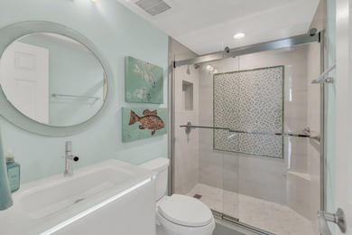DON'T LET THIS ONE SLIP AWAY! 3 bed/3 bath corner unit with - photo 37