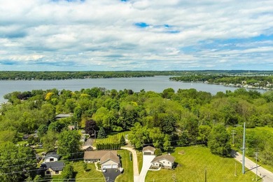 Share neighborhood access to Pewaukee Lake while enjoying the - photo 12