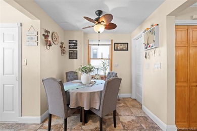 Welcome to this beautifully maintained single-family home - photo 13