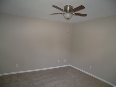 Immediate possession available with this refreshed 3 bedroom one - photo 22