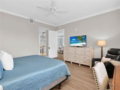 Graced with an adaptable layout, this first-floor 2b+den/2 bath - photo 22