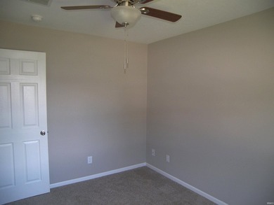 Immediate possession available with this refreshed 3 bedroom one - photo 25