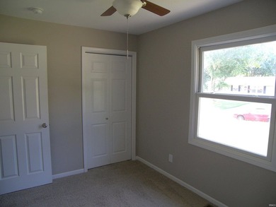 Immediate possession available with this refreshed 3 bedroom one - photo 30