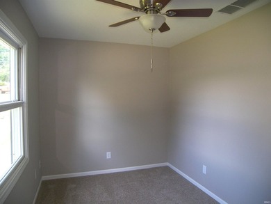 Immediate possession available with this refreshed 3 bedroom one - photo 32