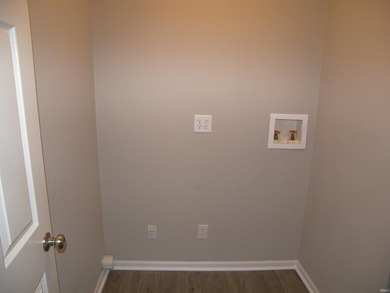 Immediate possession available with this refreshed 3 bedroom one - photo 33