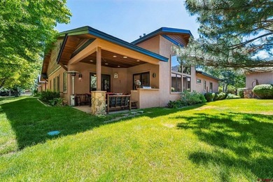 John M Wells, Wells Group Real Estate, C:,,: SINGLE-STORY LUXURY - photo 2