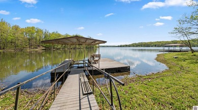 REDUCED! Welcome to 153 Chelsea, a luxurious waterfront oasis - photo 2