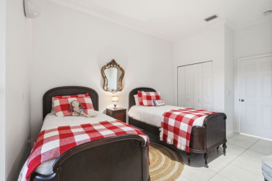 custom-built lakefront retreat set on 5 oak-studded acres - photo 27