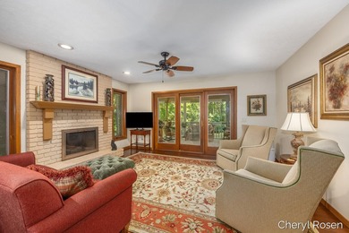 Welcome home to this beautifully maintained stand-alone - photo 10