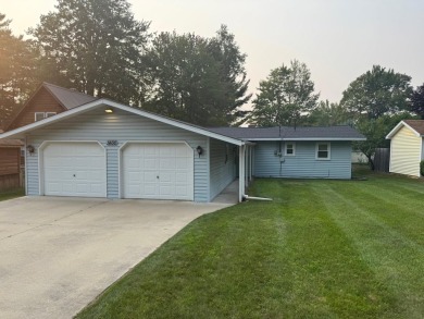 Lake Home ActiveUnderContr in Prudenville, Michigan